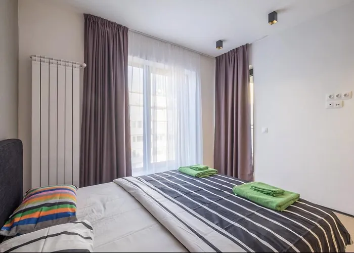 - Mall Of & Metro Station Apartment